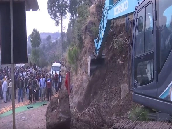 India News | JK MP Mian Altaf Ahmad Lays Foundation Stone for Road Projects at PWD Dak Bungalow, Rajouri