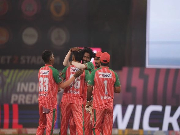 Sports News | Tiigers of Kolkata Seal Playoff Berth with 2-wicket Win over Hyderabad