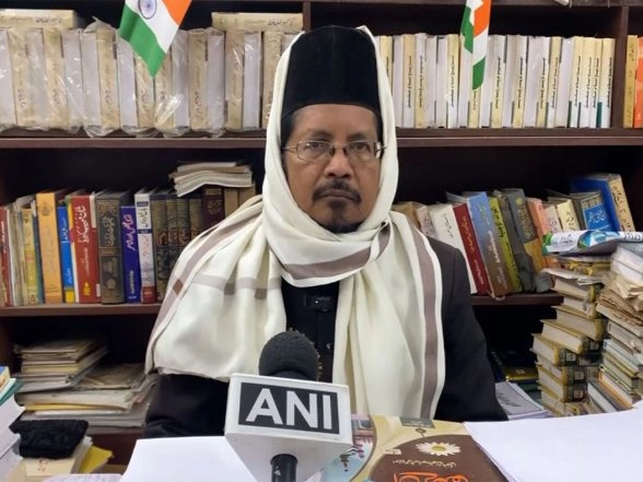India News | All India Muslim Jamaat Chief Demands Cow Be Declared National Animal