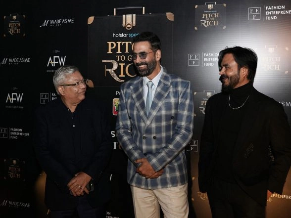 Entertainment News | Akshay Kumar, Other B-town Stars Attend 'Pitch to Get Rich' Success Party; Season 2 Announced