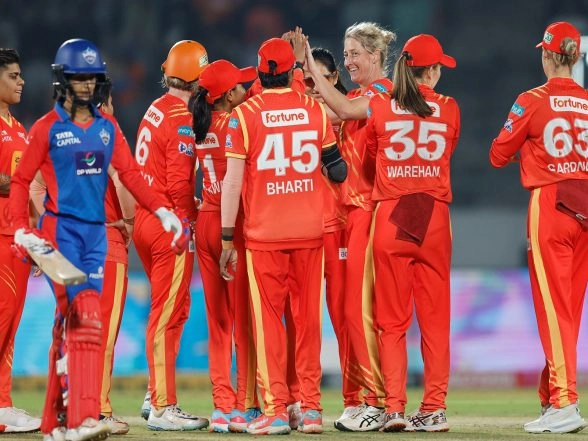 Sports News | WPL 2026: Beth Mooney's Unbeaten 61 Helps Gujarat Giants Set 169-run Target for Delhi Capitals in Eliminator