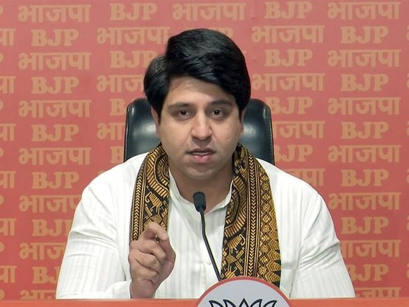 India News | Mother Injured in Pune Hit-and-run Incident, Says BJP Leader Shehzad Poonawalla