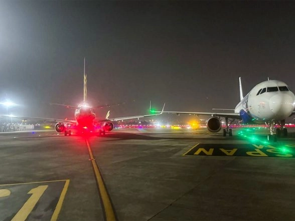 India News | DGCA Begins Inquiry After Air India, IndiGo Aircraft Suffer Wingtip Collision During Taxying at Mumbai Airport