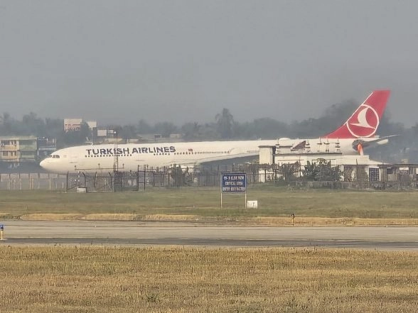 World News | Turkish Airlines Right Engine Catches Fire After Take-off from Kathmandu Airport, Lands in Kolkata