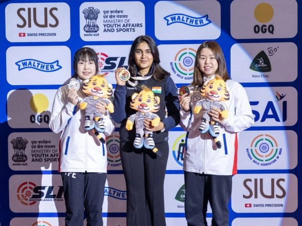 Sports News | Esha Singh Wins Second Career Asian Championship Gold as India Win Nine Medals on Day 1 to Lead the Standings