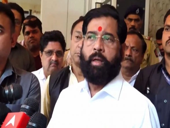 India News | Maharashtra Dy CM Eknath Shinde Orders Emergency Traffic Plan After Gas Tanker Accident on Mumbai-Pune Expressway