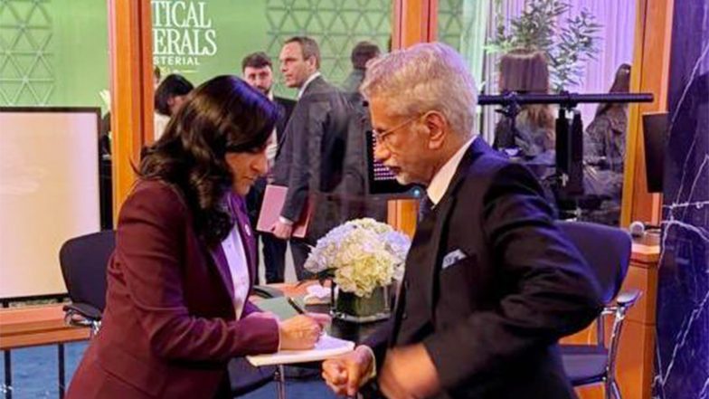 World News | EAM Jaishankar Discusses Bilateral Cooperation with Canadian FM at Critical Minerals Ministerial
