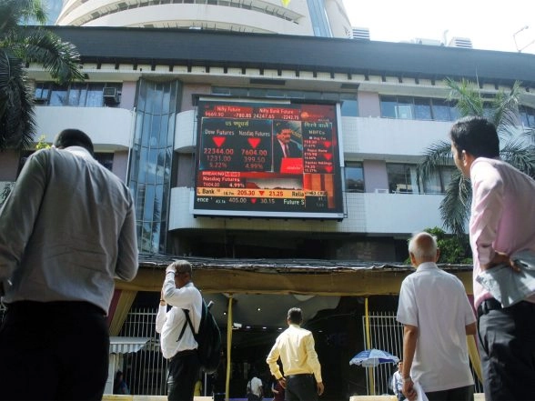 Business News | Nifty, Sensex Open Flat as IT Stocks Drag Markets in Consolidation Phase, Silver Down by 9%