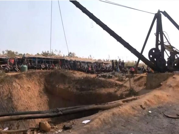 India News | Meghalaya: One More Body Recovered from Illegal Coal Mine, Bringing Death Toll to 19