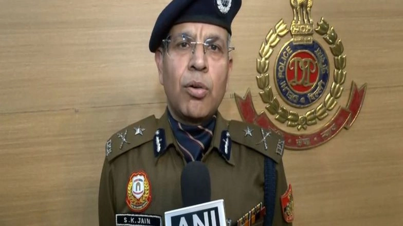 India News | Delhi Police Launches Op Shastra to Target Individuals Sharing Pictures with Weapons on Social Media, and Arrest 83 Accused