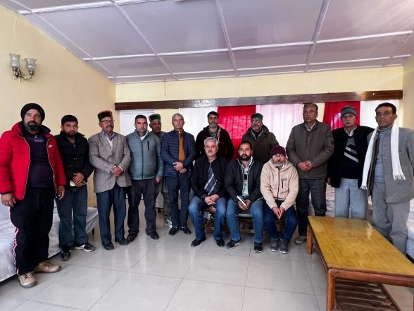 India News | HP Apple Farmers Call for Nationwide Strike on Feb 12; Announce Secretariat Gherao on Feb 19