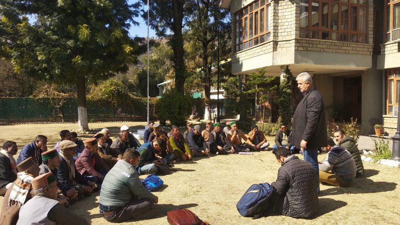 India News | Despite Piyush Goyal's Assurance, HP Apple Growers Gear Up for Nationwide Strike, Delhi March over Import Duty Cut
