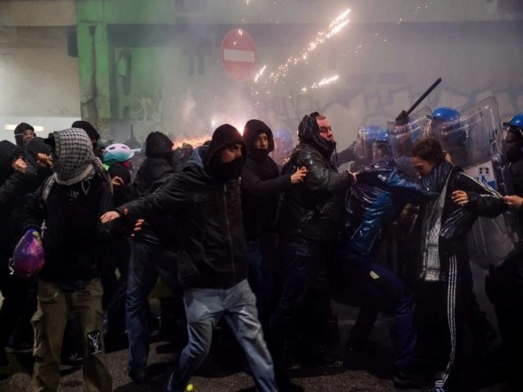 World News | Anti-Olympics Protest in Milan Turns Violent as Italy Probes Suspected Railway Sabotage