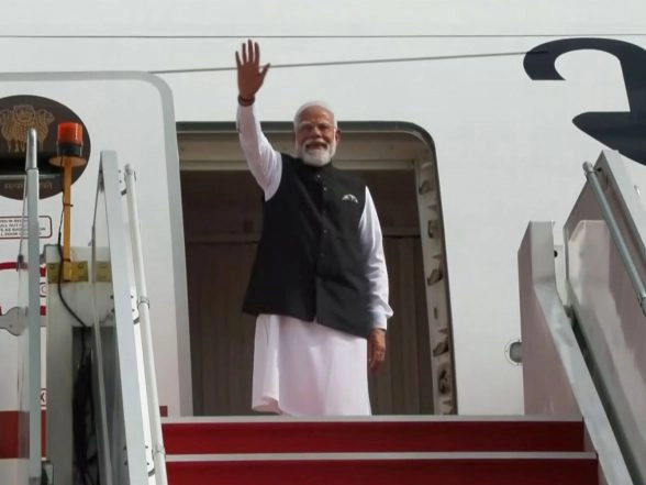 World News | PM Modi Departs for India After Concluding Two-day Malaysia Visit