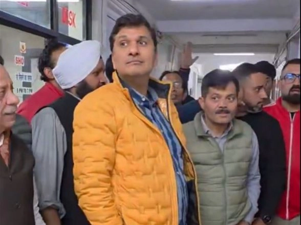 India News | Police Brought Us to the Farthest PS, Not the Main Contractor: Saurabh Bhardwaj