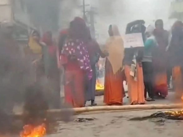 India News | Bihar: Public Demands Handover of Accused in Minor Rape-murder Case in Dharbhanga