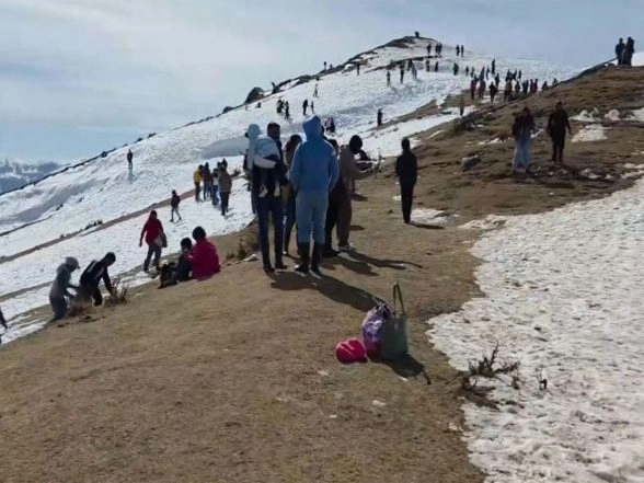 India News | Tourists Flock to Nathatop as Jammu Receives Fresh Snowfall