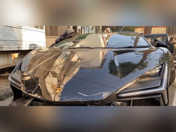 India News | FIR Registered in Kanpur's Luxury Car Accident; Investigation Underway