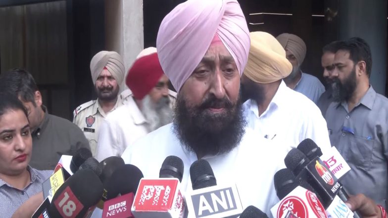India News | Punjab State Scheduled Castes Commission Takes Suo Motu Notice of Congress Leader Partap Singh Bajwa's Remarks Against Minister Harbhajan Singh ETO