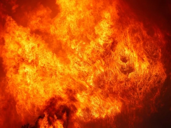 World News | Pakistan: Massive Fire at Industrial Unit Brought Under Control Near Rawalpindi