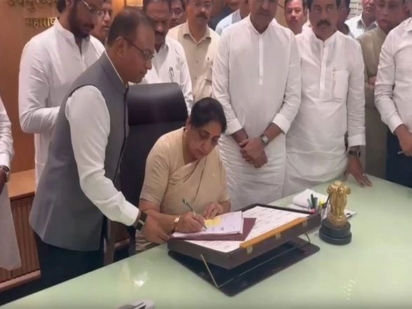 India News | NCP Leader Sunetra Pawar Takes Charge as Maharashtra Deputy Chief Minister