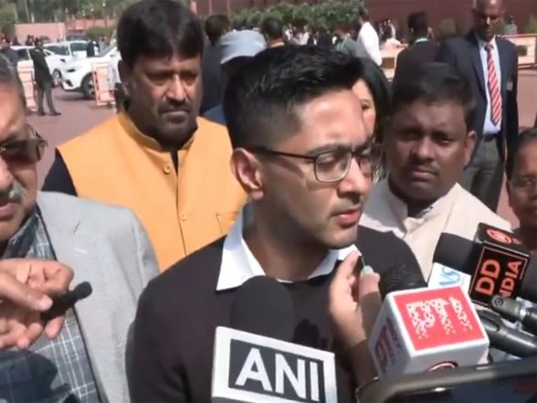 India News | TMC Asked Cong to Submit Oppn's Demands Before Giving No-confidence Motion Against LS Speaker: Abhishek Banerjee