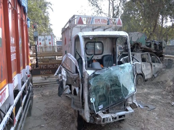 India News | Delhi: 2 Killed, 3 Injured in Accident on Meerut-Delhi Highway, Investigation Underway