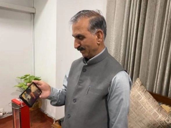 India News | Himachal CM Sukhu Interacts with CCI Children on Educational Tour Under Sukh-Aashray Yojana