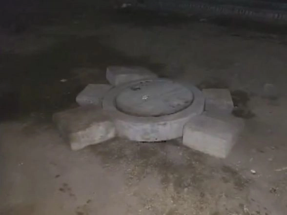 India News | Delhi: 32-year-old Dies After Falling into Open Drain in Rohini