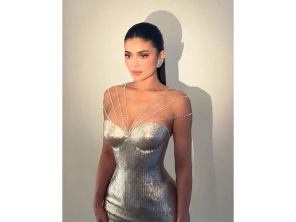 Entertainment News | Kylie Jenner Reveals She Asked to Be Cast in Charli Xcx's 'The Moment'