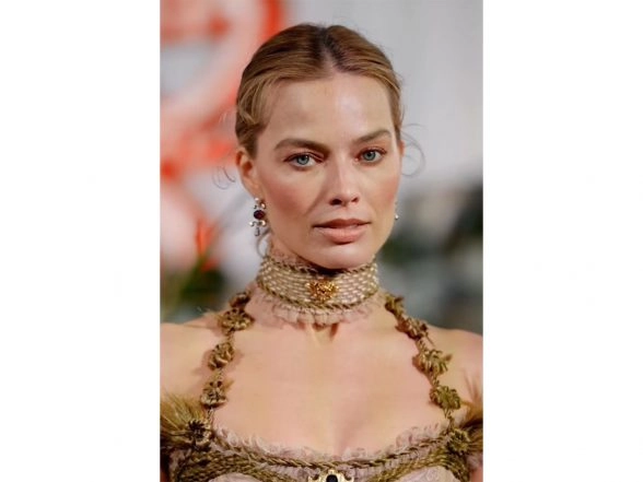 Entertainment News | Margot Robbie Reveals Co-actor Once Gave Her Book 'telling' Her to Eat Less