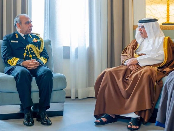 World News | Indian Navy's Deputy Chief VAdm Sobti Holds Bilateral Talks with Bahrain's Crown Prince