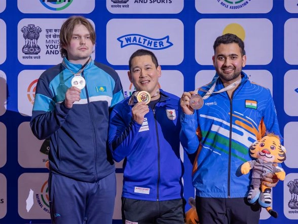 Sports News | Anish Wins Bronze in Rapid-fire Pistol at Asian Rifle/Pistol Championship