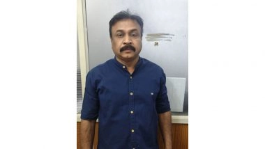 India News | Bengaluru: Auto-rickshaw Driver Dragged on Car Bonnet After Collision with Car