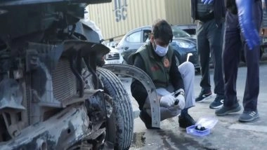 India News | 2 Dead as Car Rams into Truck on Delhi-Meerut Expressway