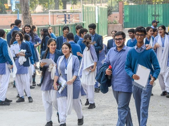 India News | CBSE to Introduce On-screen Marking for Class 12 Board Exams from 2026