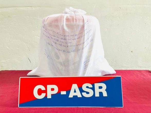 India News | Amritsar Police Busts Narco-smuggling Network, Apprehends Two Operatives Along with Drug Money