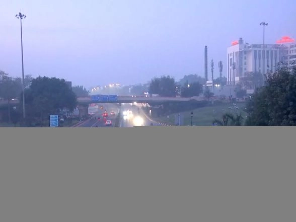 India News | Delhi's Air Quality Slips to 'moderate' at 197; Anand Vihar, RK Puram Record 'poor' AQI