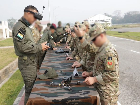 World News | Joint Special Forces Exercise KHANJAR Strengthens Defence Cooperation Between India, Kyrgyzstan