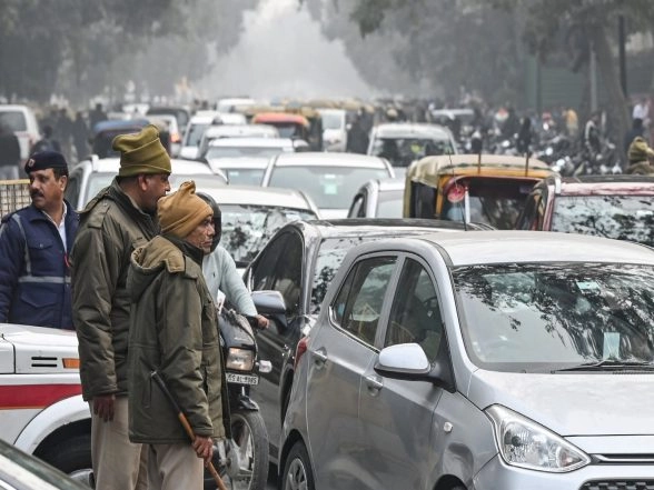 India News | Digital Lok Adalat App Launched to Tackle Massive 2.5 Crores Traffic Challans