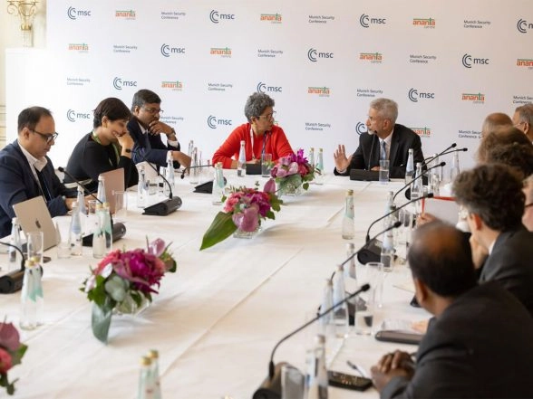 World News | EAM Jaishankar Meets G7 Foreign Ministers in Munich Security Conference 2026