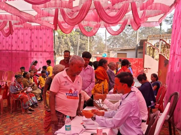 India News | Union Minister Dharmendra Pradhan Flags off Hirakud International Half Marathon at Iconic Hirakud Dam