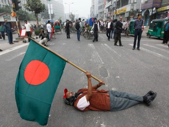 World News | Bangladesh: BNP Office Set Ablaze in Narayanganj Days After Landslide Election Victory