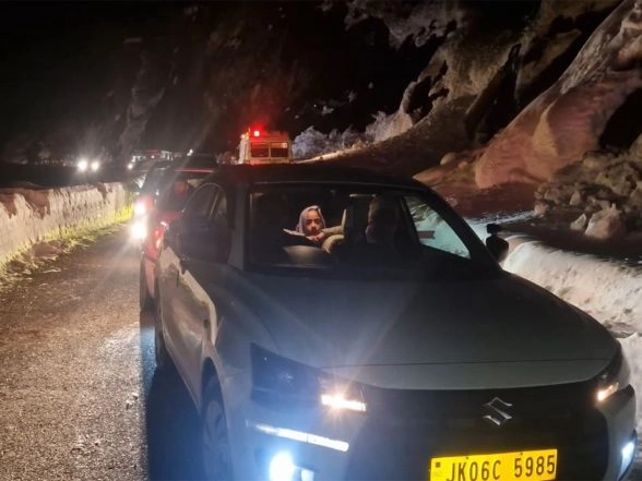 India News | J-K: Avalanche Blocks Bhaderwah-Pathankot Road, BRO Clears Path, No Injuries Reported