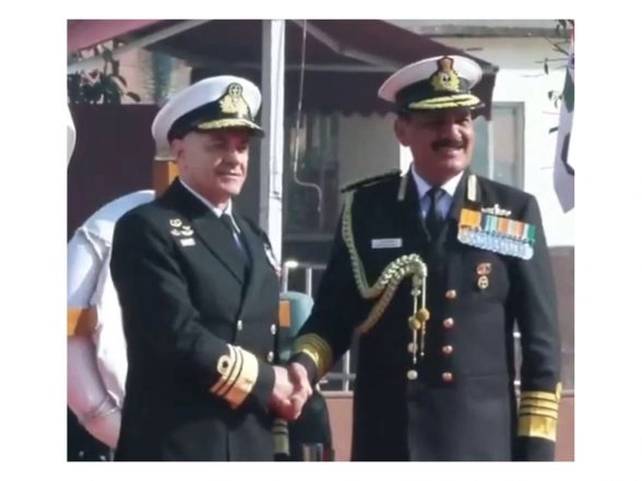 World News | Hellenic Navy Chief Accorded Guard of Honour in Delhi; Admiral Dinesh K Tripathi Welcomes Greek Counterpart to Strengthen Maritime Ties