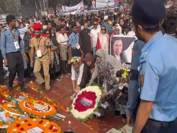 World News | Bangladesh Pays Heartfelt Tribute to the Language Martyrs of 1952