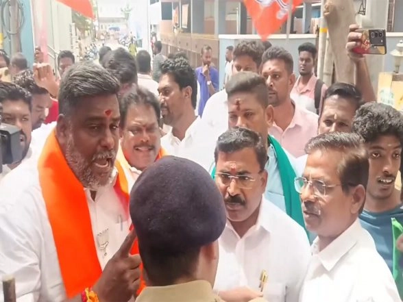 India News | Congress, BJP Workers Clash in Puducherry Over AI Summit Protest