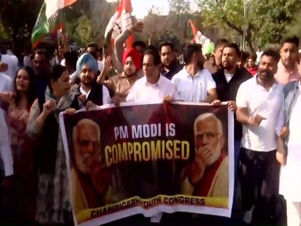 India News | Chandigarh: Youth Congress Members Protest Against PM Modi; Police Uses Water Cannon