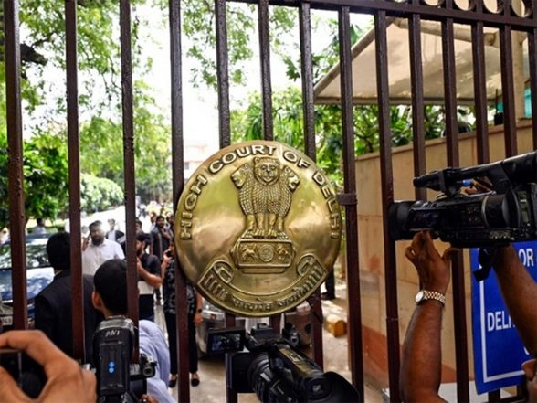 India News | Delhi HC Dismisses Review Plea by Former IAS Officer Alapan Bandyopadhyay Against Transfer Order of CAT Case