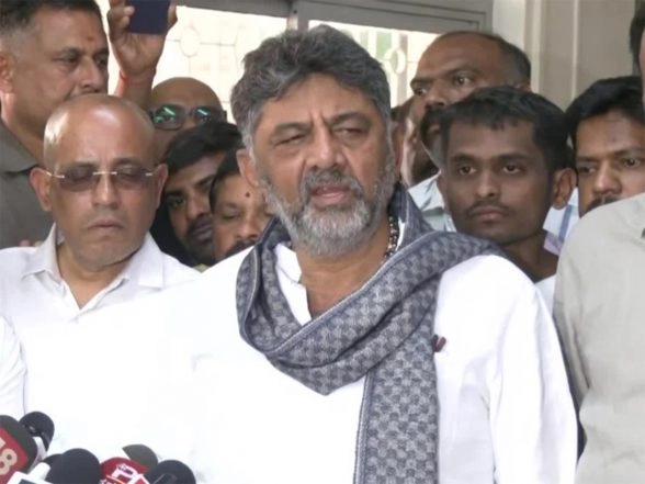 India News | Dy CM DK Shivakumar Welcomes Mallikarjun Kharge's Assurance to Satish Jarkiholi on Resolving Karnataka Leadership Issue